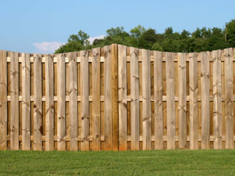 Vinyl Fencing Pros and Cons