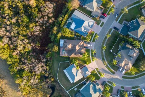 tampa homes with fences around them