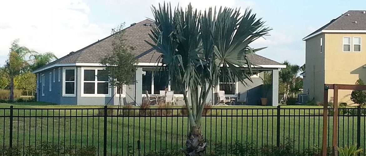 20130909_182802 an aluminum fence surrounding a Florida home's yard